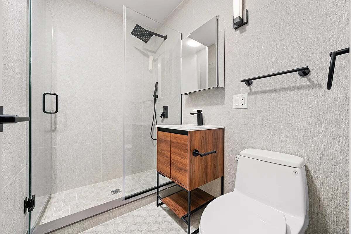 Building Photo - 426 Seventh Avenue