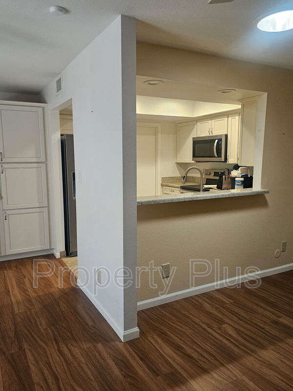 Building Photo - 12244 S Chippewa Dr