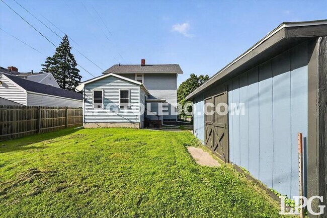 Building Photo - 2849 W Laskey Rd