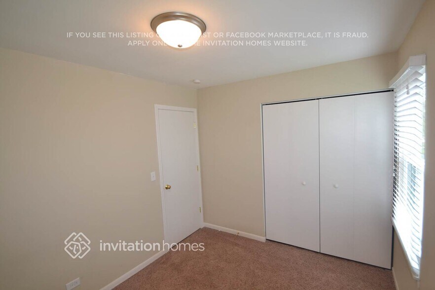 Building Photo - 1405 N Parkview Terrace