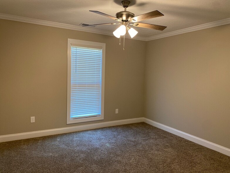 Building Photo - 160 Livingston Way