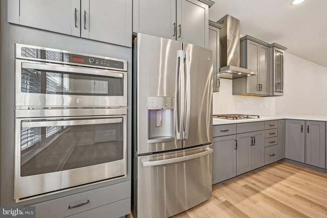 Building Photo - 7355 Mountaineer Dr