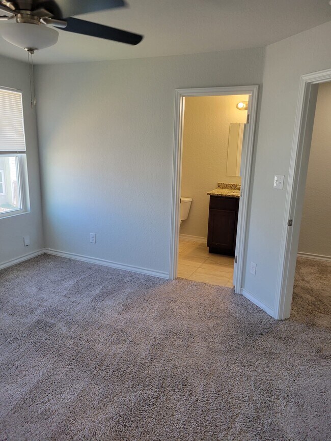 Master Bed and Bath together - 16922 Showdown Path