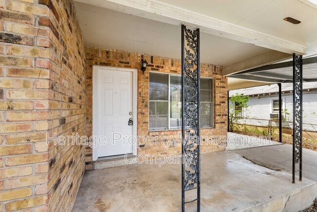 Building Photo - 138 Dora St