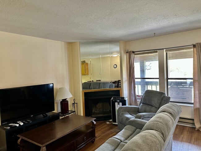 Building Photo - 3615 N Wolf Creek Dr