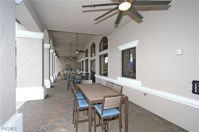 Building Photo - 11660 Meadowrun Cir