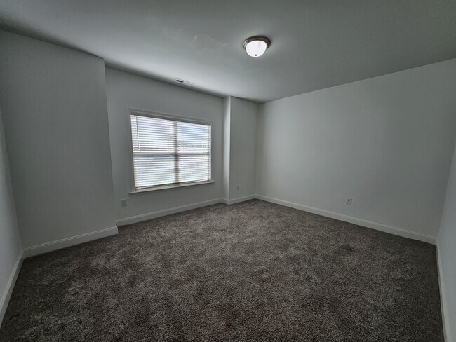 Building Photo - 112 Mergini Dr