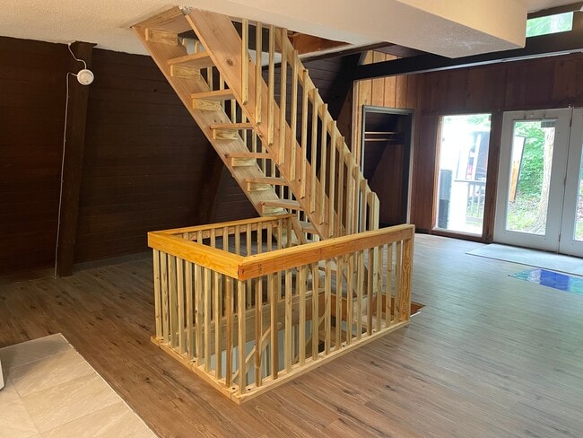 Building Photo - 3110 Alpine Dr