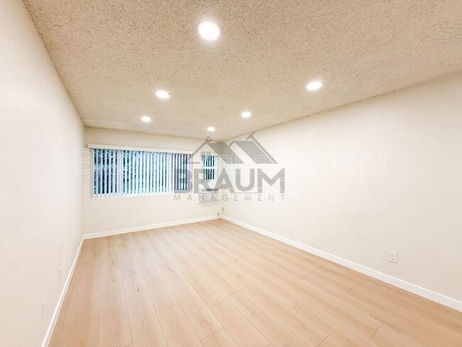 Building Photo - 4636 Laurel Canyon Blvd