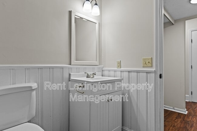 Building Photo - 3609 Sundart Dr