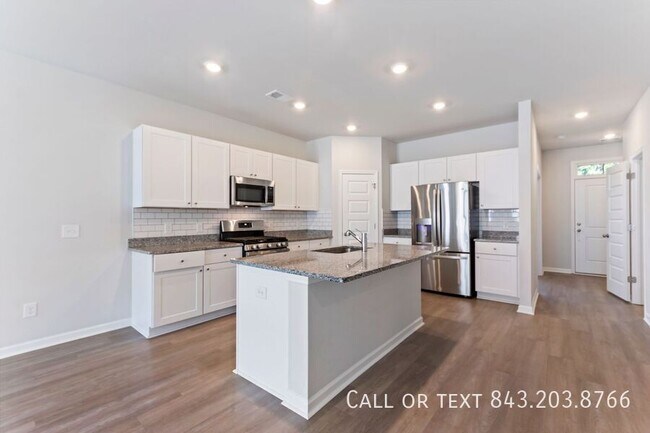 Building Photo - 1471 Central Ave