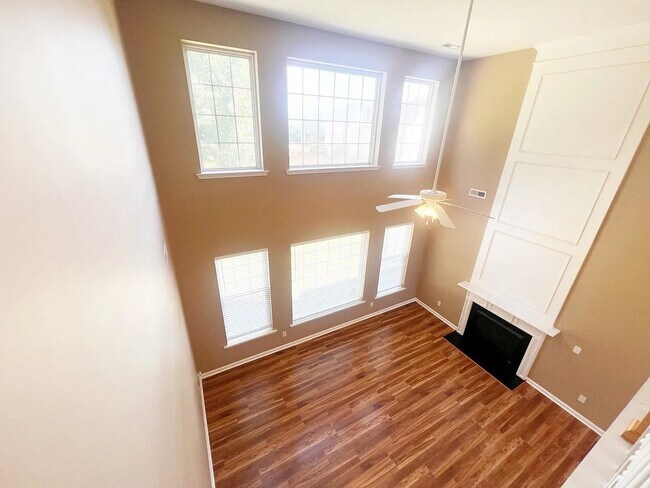 Building Photo - 703 Kingsmoor Dr