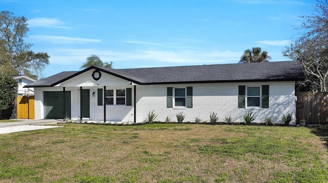 Building Photo - 2239 S Beach Pkwy