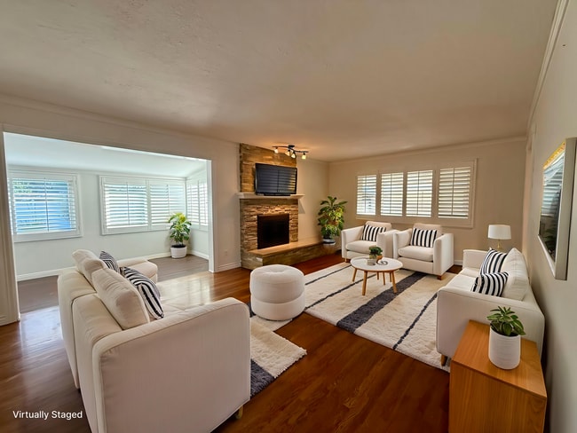 Building Photo - Beautifully updated 3bed/2bath Single-Leve...