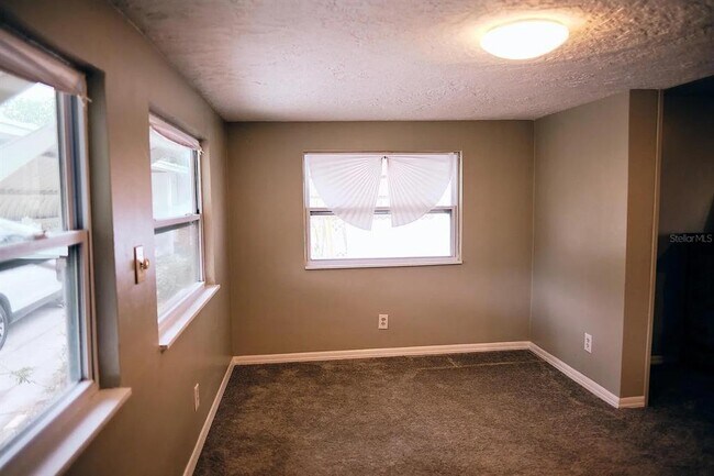 Building Photo - 814 Elkan Dr