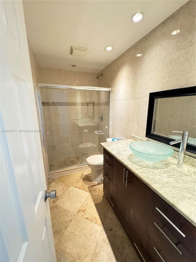 Building Photo - 3920 Woodside Dr