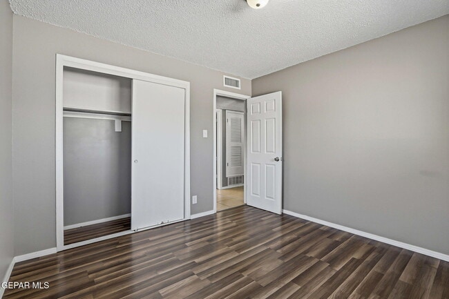 Building Photo - 5934 Flounder Dr