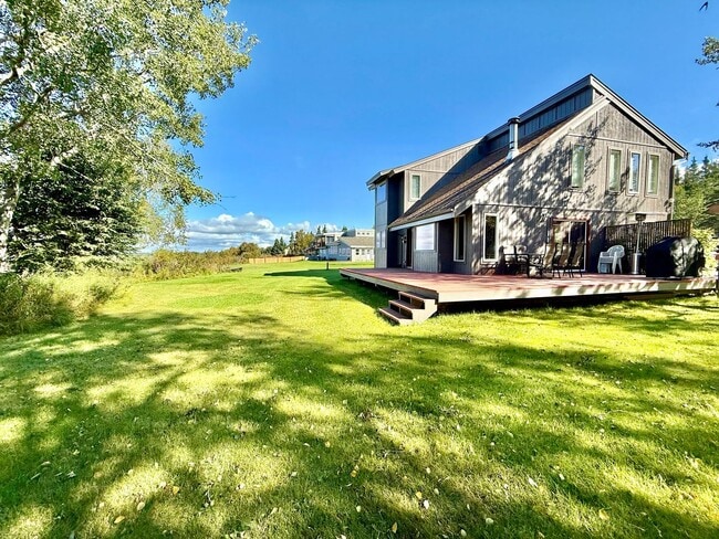 Building Photo - SEASONAL OCEANFRONT HOME