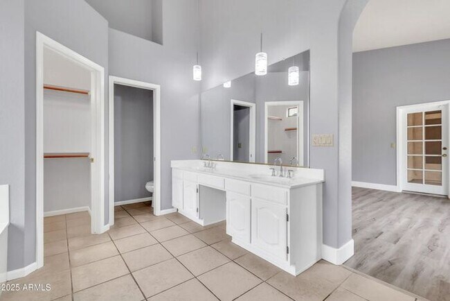 Building Photo - Stunning 4beds/2.5baths single-level home in the heart of Tempe!