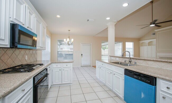 Building Photo - 16207 Waiting Spring Cir