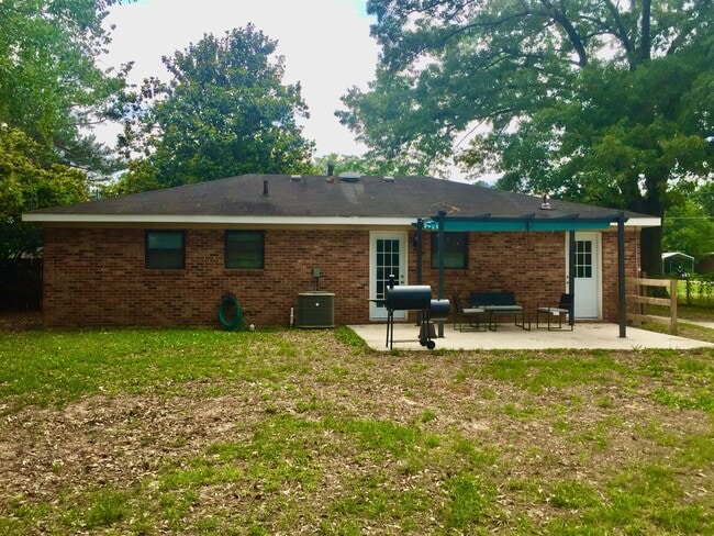 Building Photo - TURN KEY FULLY FURNISHED RENTAL