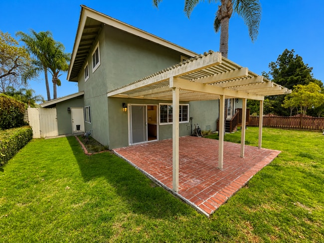 Building Photo - Spacious Corner Lot Home in Desirable Ventura Neighborhood!
