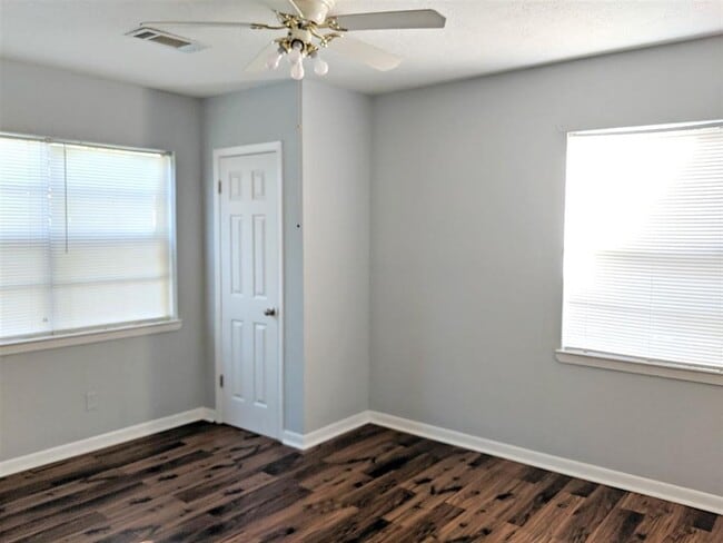 Building Photo - 3733 Hays Ave
