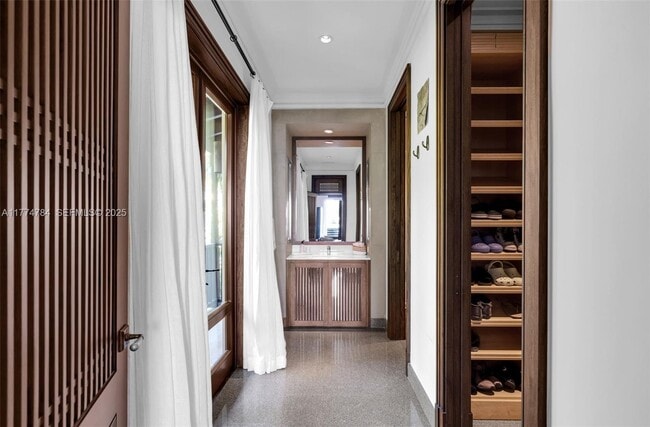 Building Photo - 9 Harbor Point