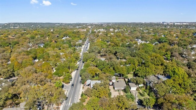 Building Photo - 2612 Bridle Path