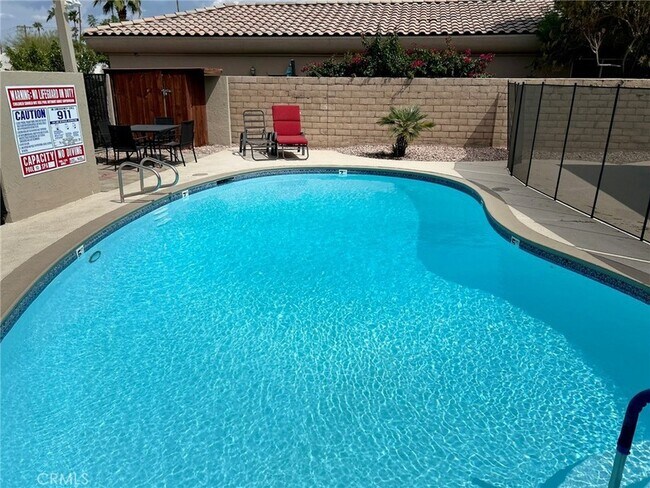 Building Photo - 74443 Driftwood Dr