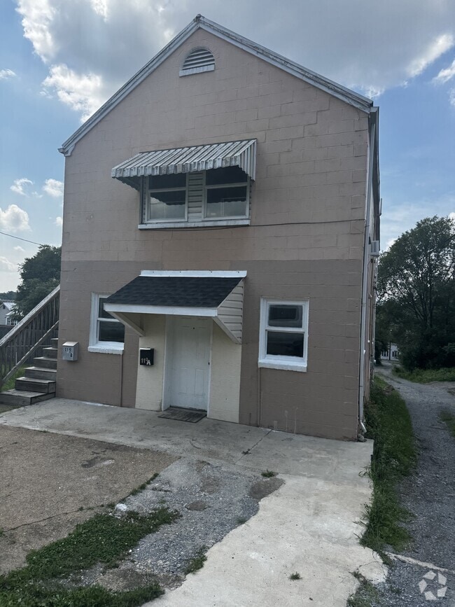 Building Photo - 119 S High St