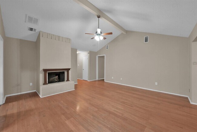 Building Photo - 16858 Gleneagle Dr N