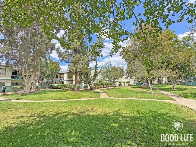 Building Photo - SD: Bright 2BD/2BA Corner Unit Condo in Escondido with Reserved Parking, Quartz Kitchen & Private...