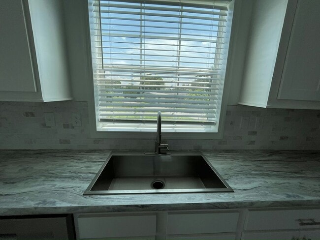 Building Photo - 2914 Stallion Ct