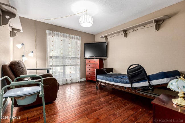 Building Photo - 11051 N 44th Ct