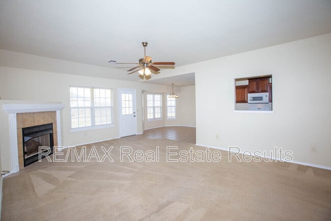 Building Photo - 1902 SW Fremont Rd