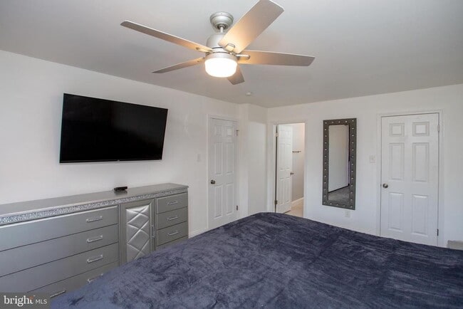 Building Photo - 33 Dogwood Ln