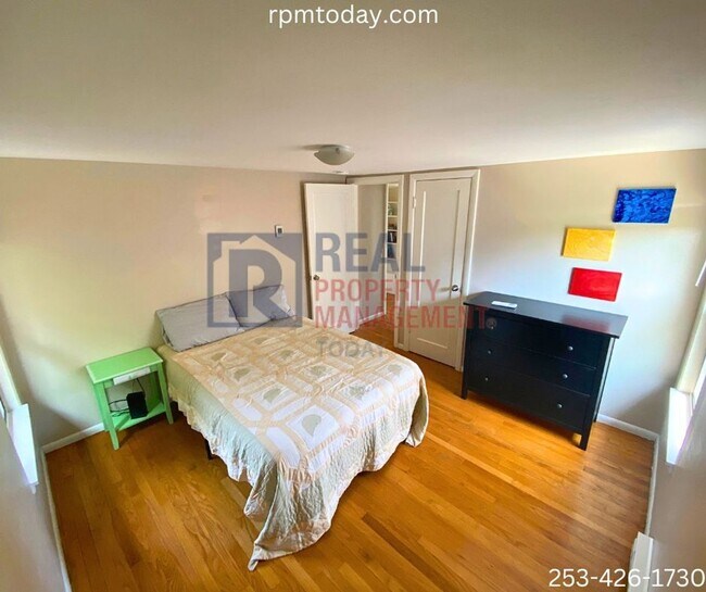 Building Photo - Stylish and Convenient 2BR/1BA Home with A...