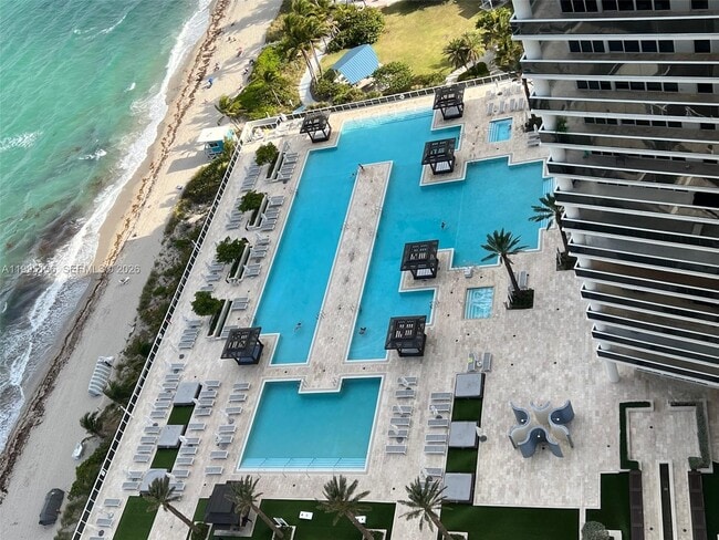 Building Photo - 1830 S Ocean Dr
