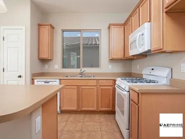 Building Photo - Move in ready