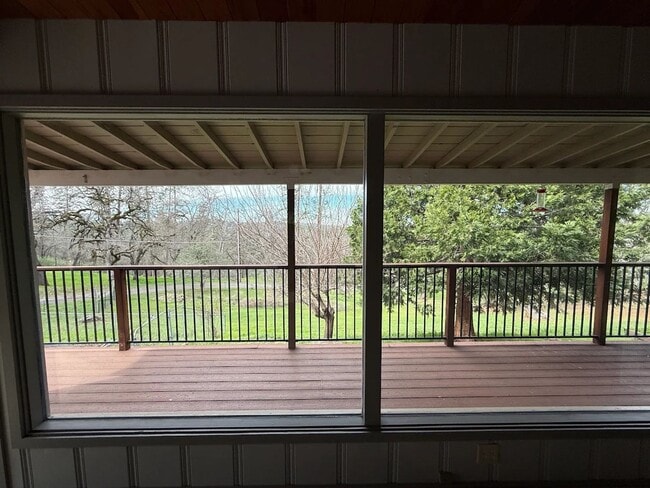 Building Photo - 174 Sunset Ln