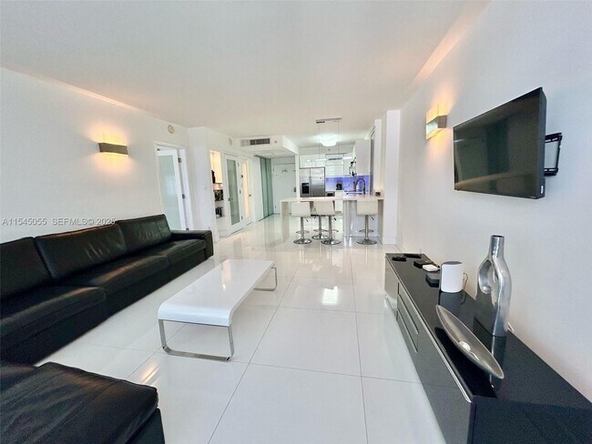 Primary Photo - 100 Lincoln Rd