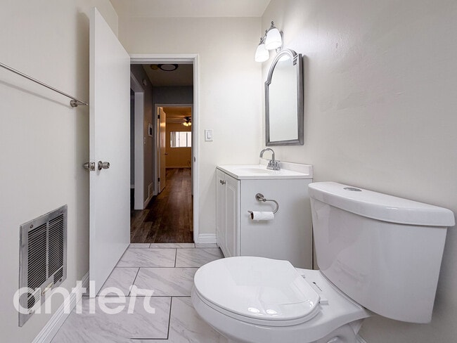 Building Photo - 14270 Dickens St