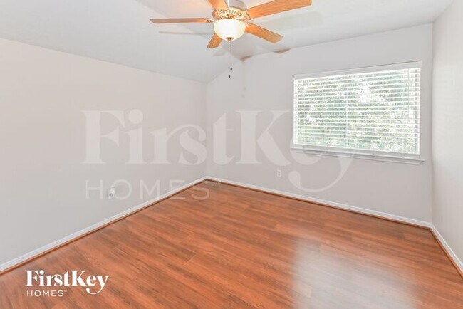 Building Photo - 8571 Spring Green Dr