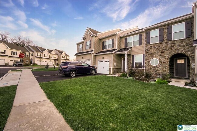 Building Photo - 164 Maureen Ln