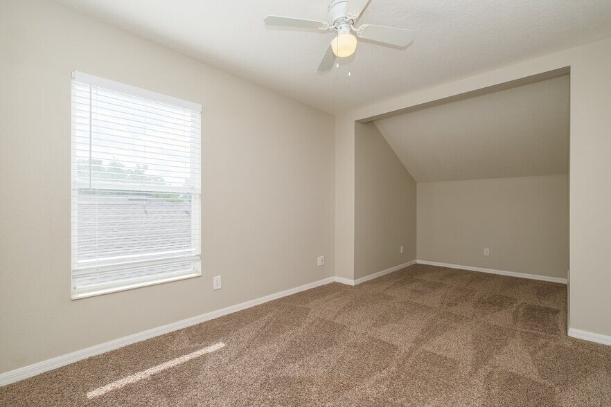 Building Photo - 8564 Deer Chase Dr