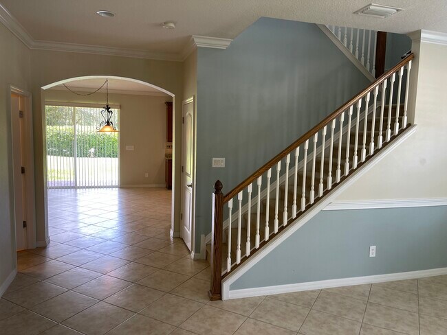 Building Photo - 2905 Winglewood Cir