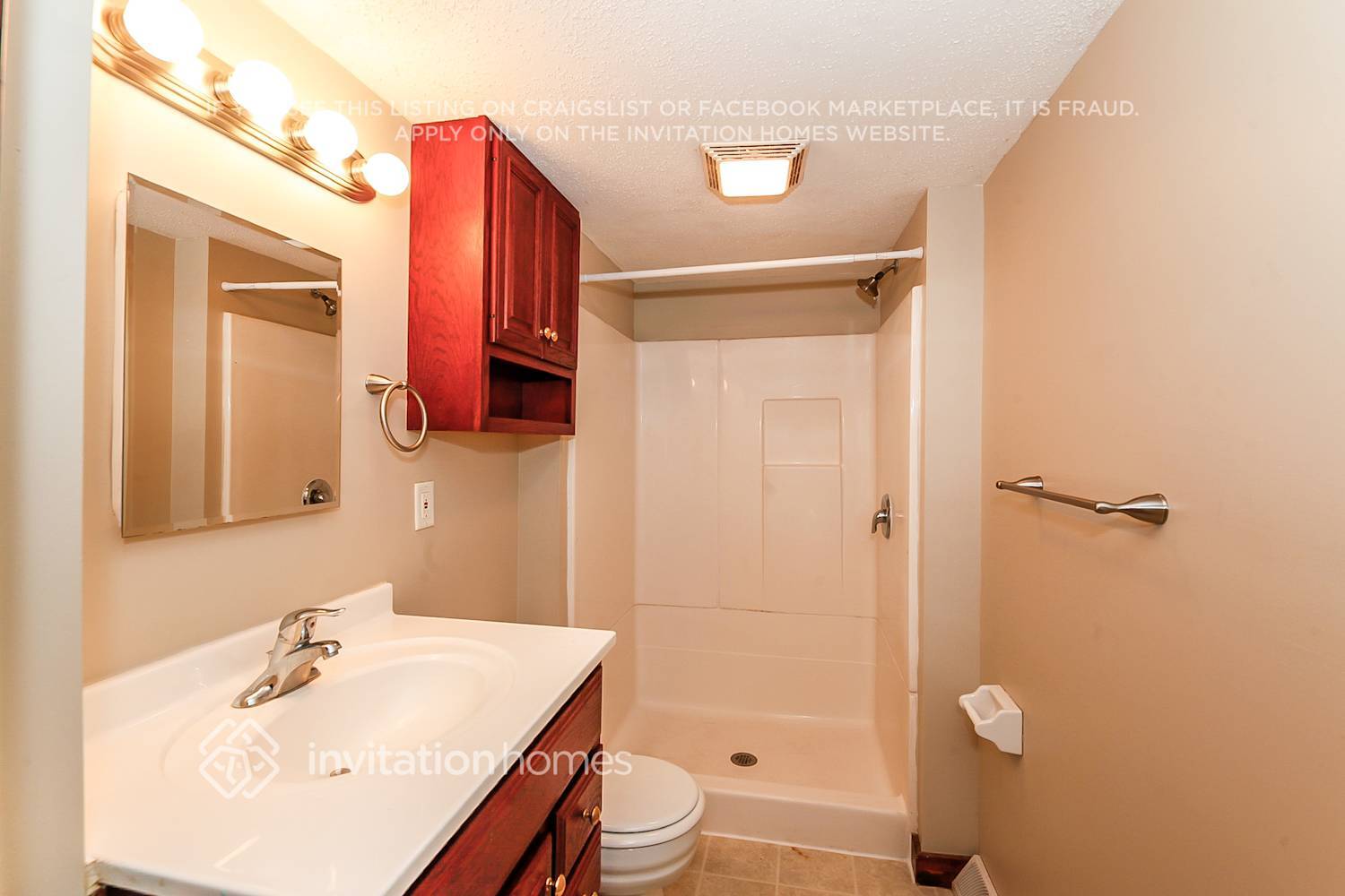 Building Photo - 4804 W Hidden Valley Dr