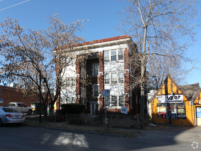 Primary Photo - 1606 W 39th St