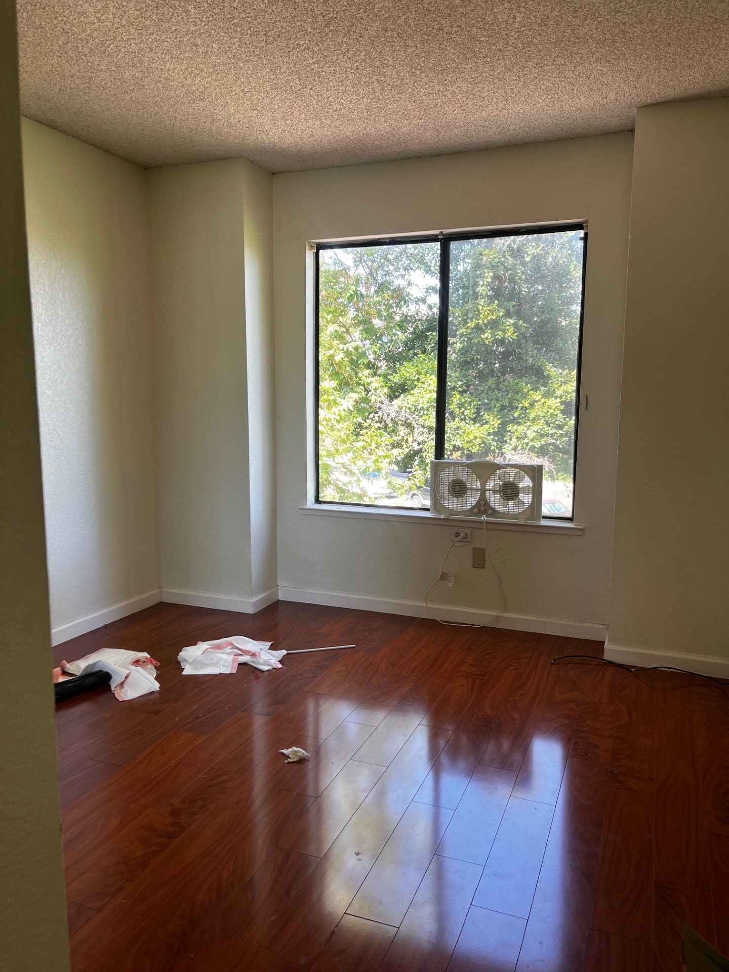 Building Photo - 574 Glenmoor Cir